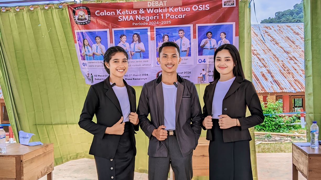 SMA Negeri 1 Pacar Sukses Selenggarakan Debat Calon Ketua dan Wakil Ketua OSIS Periode 2024-2025