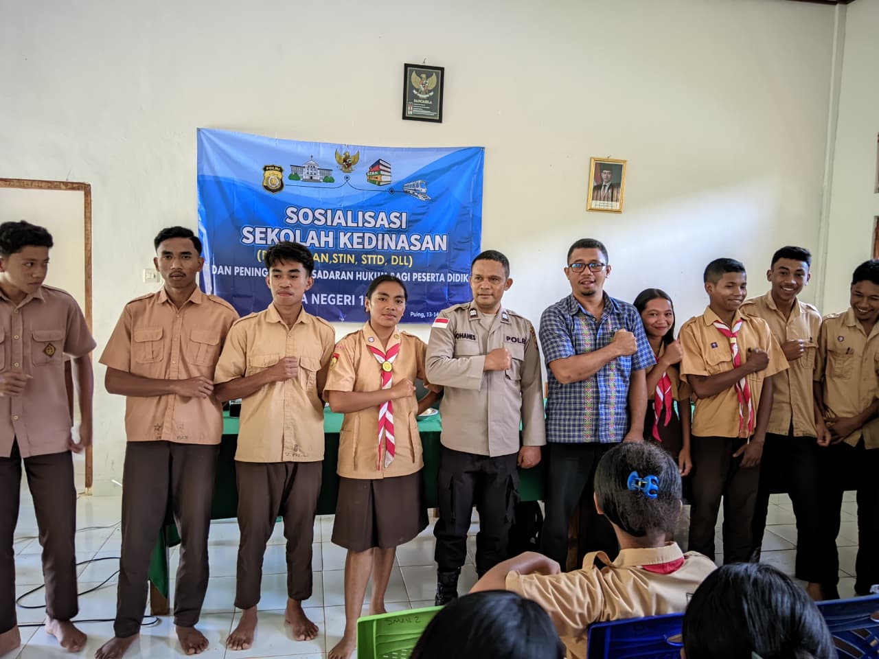 Sosialisasi Sekolah Kedinasan: Kesempatan Setara Jadi Polisi, Yohanes Helu Motivasi Ratusan Siswa SMA Negeri 1 Pacar