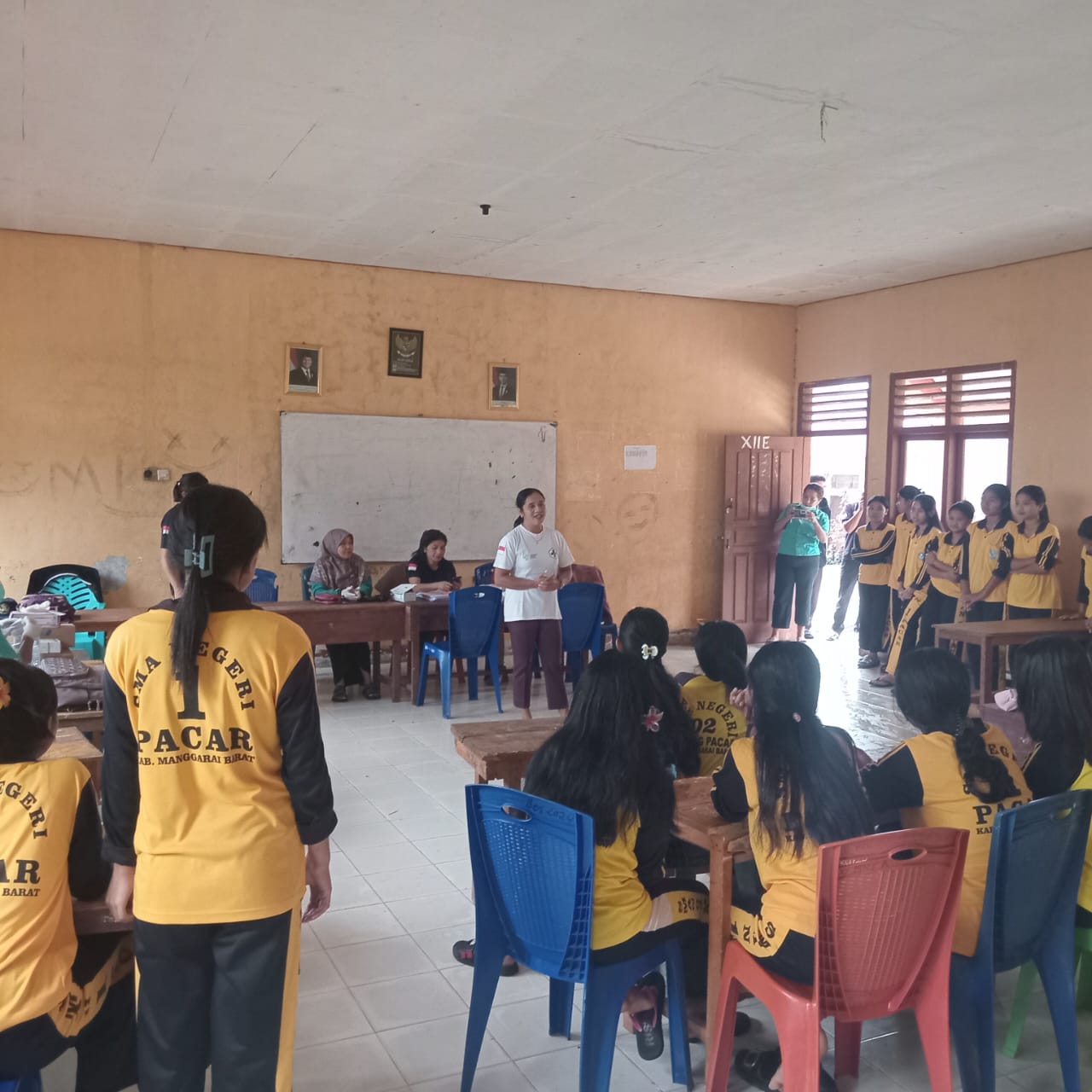 Puskesmas Compang  Sinergitas Tuntaskan Vaksinasi HPV Dosis III Pada Siswi SMA Negeri 1 Pacar